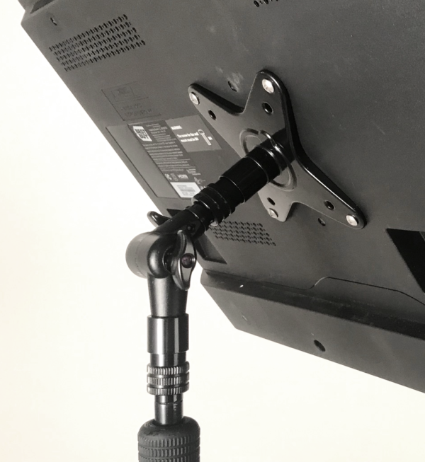Triad-Orbit IO-LCK™ - IO-Equipped Locking Swivel