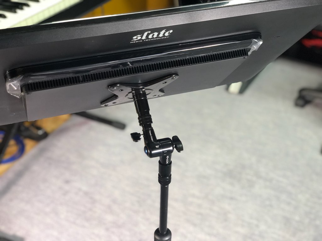 Triad-Orbit IO-LCK™ - IO-Equipped Locking Swivel