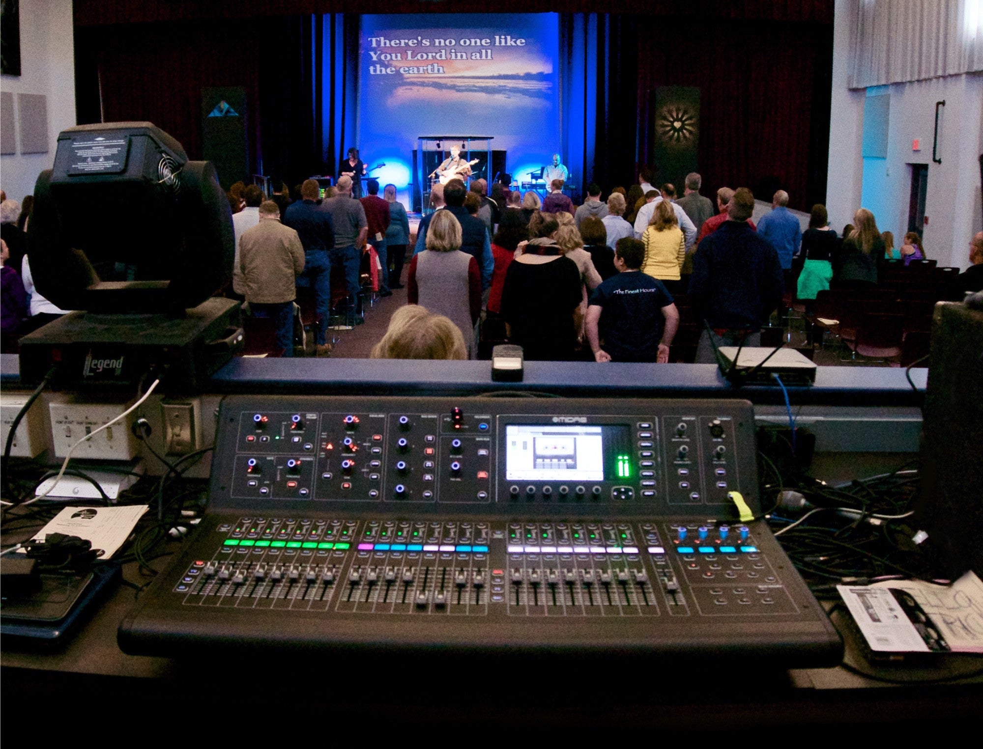 North River Community Church upgrades to Midas M32