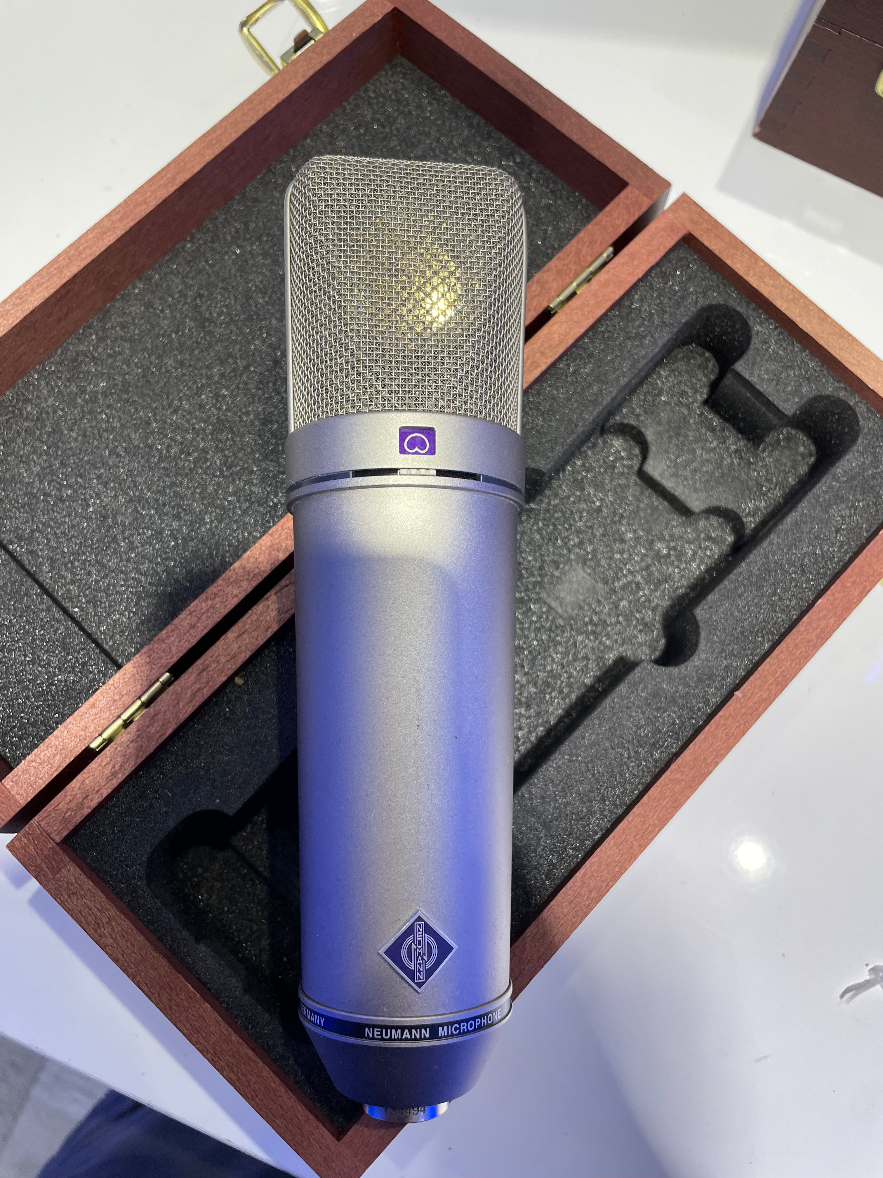 Neumann U 87 Ai Set Z - Large Diaphragm Microphone - Nickel Neumann U 87 Ai Set Z - Large Diaphragm Microphone - Nickel