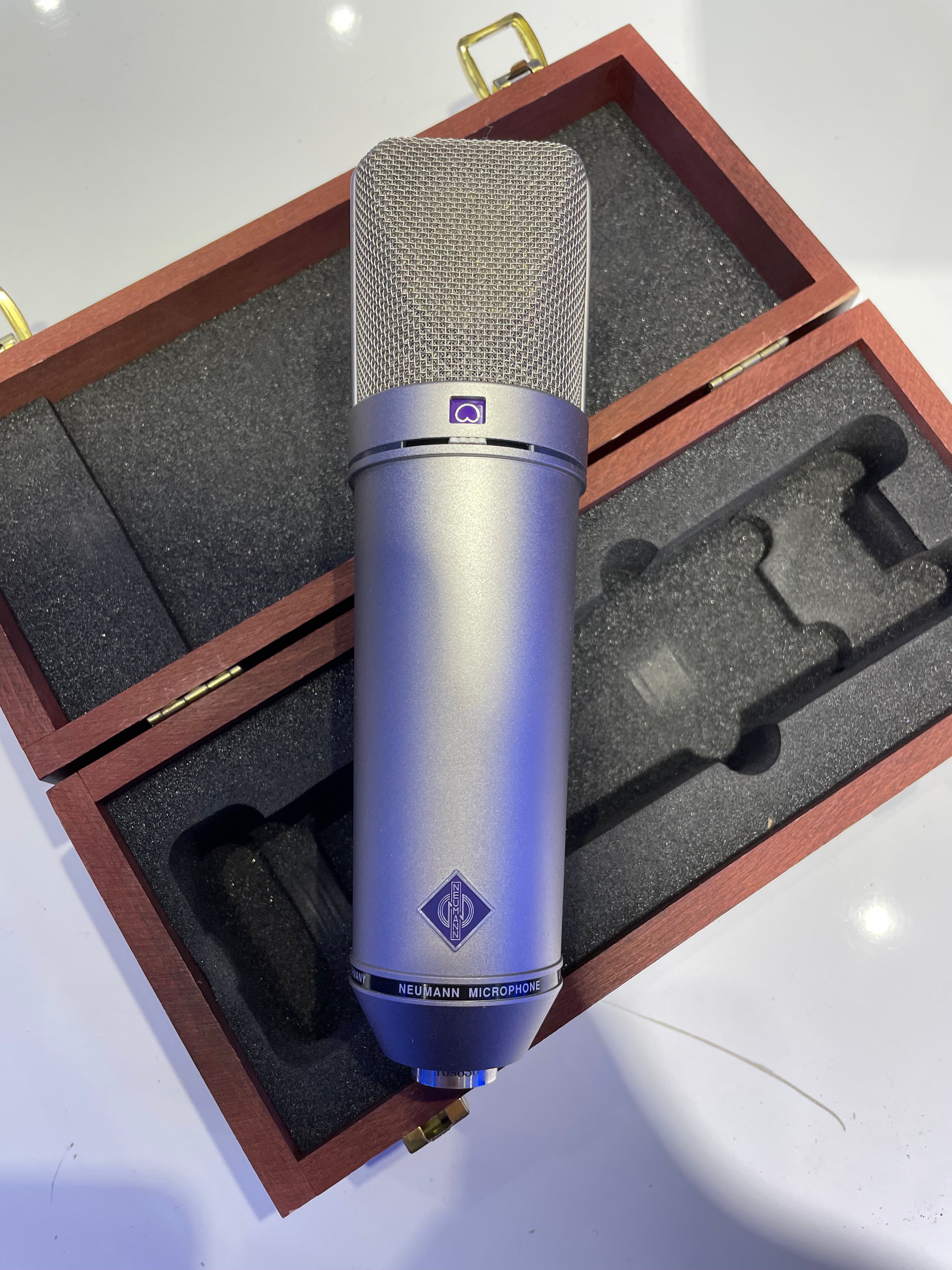Neumann U 87 Ai Set Z - Large Diaphragm Microphone - Nickel Neumann U 87 Ai Set Z - Large Diaphragm Microphone - Nickel