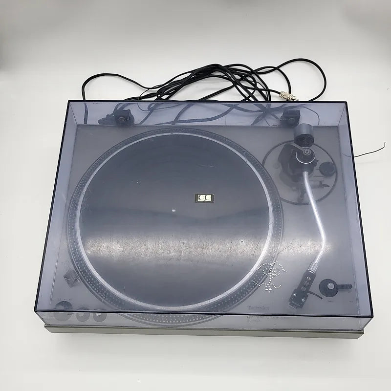 Technics SL-1800 Direct Drive Turntable 1977 - 1981 - Silver