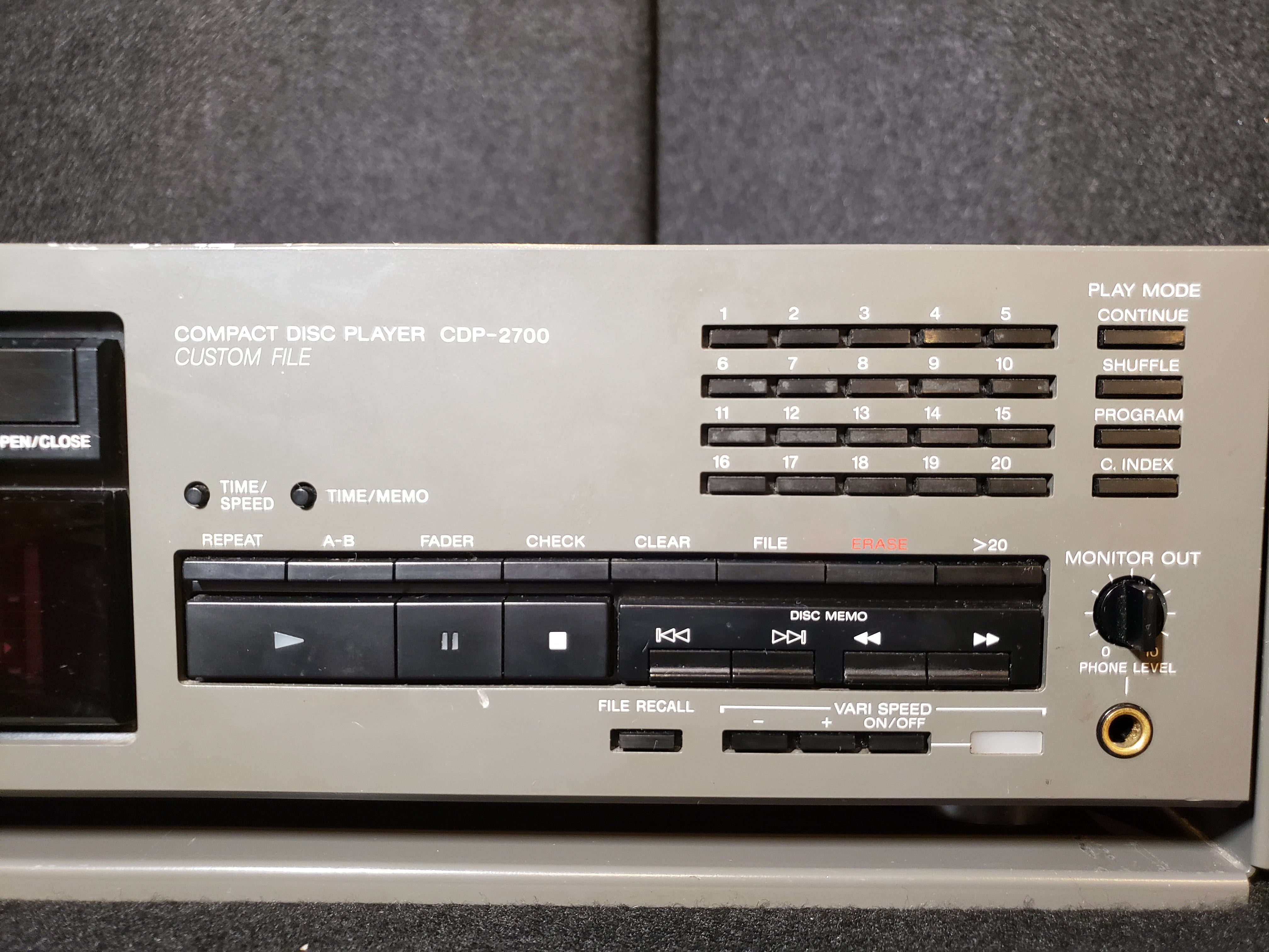 Sony CDP-2700 Professional CD Player with Rack Shelf - CD Recorder - Professional Audio Design, Inc